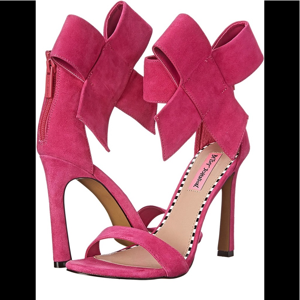 Betsey Johnson NEW NEVER WORN Flirtyy Friskyy Ankle Bow Pink Dress Sandal heels
